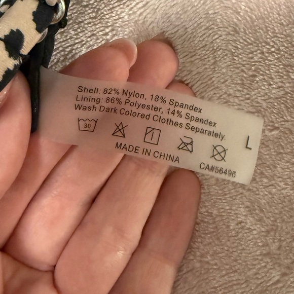 Pepper & Zoe Women's Cheetah Print One Piece Bathing Suit Size Large - Picture 3 of 3